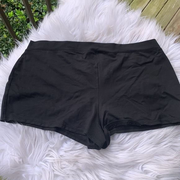 Danskin | Shorts | Danskin Booty Shorts 
